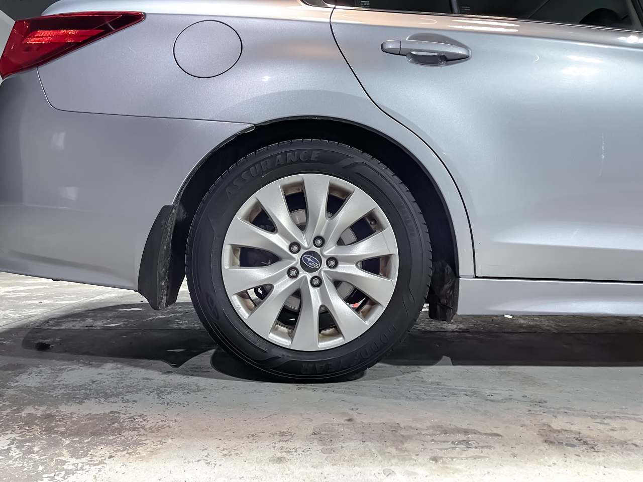 Subaru Legacy 4dr Sdn 2.5i Premium PZEV 2016