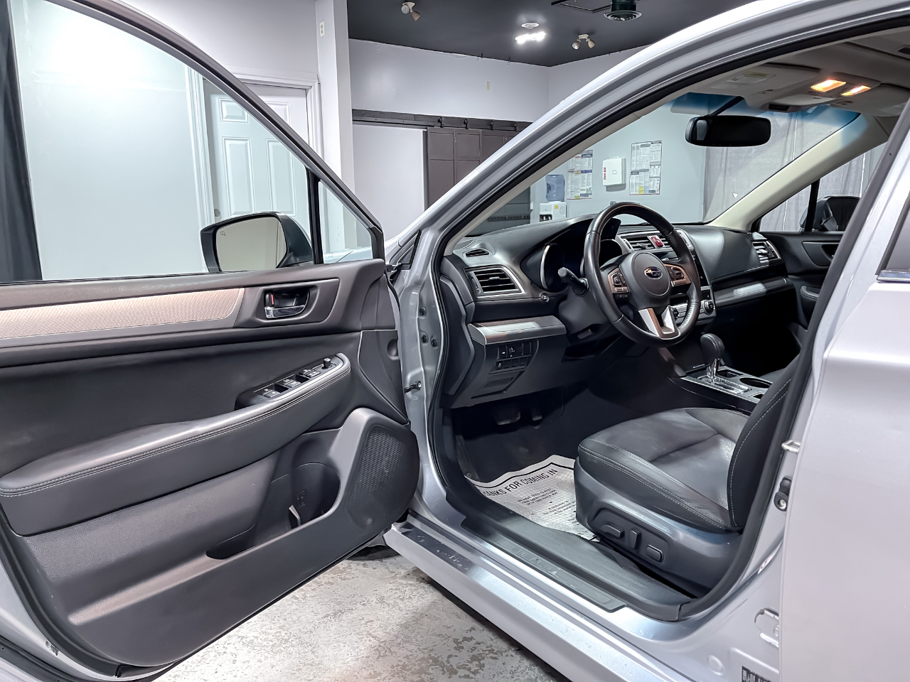 Subaru Legacy 4dr Sdn 2.5i Premium PZEV 2016