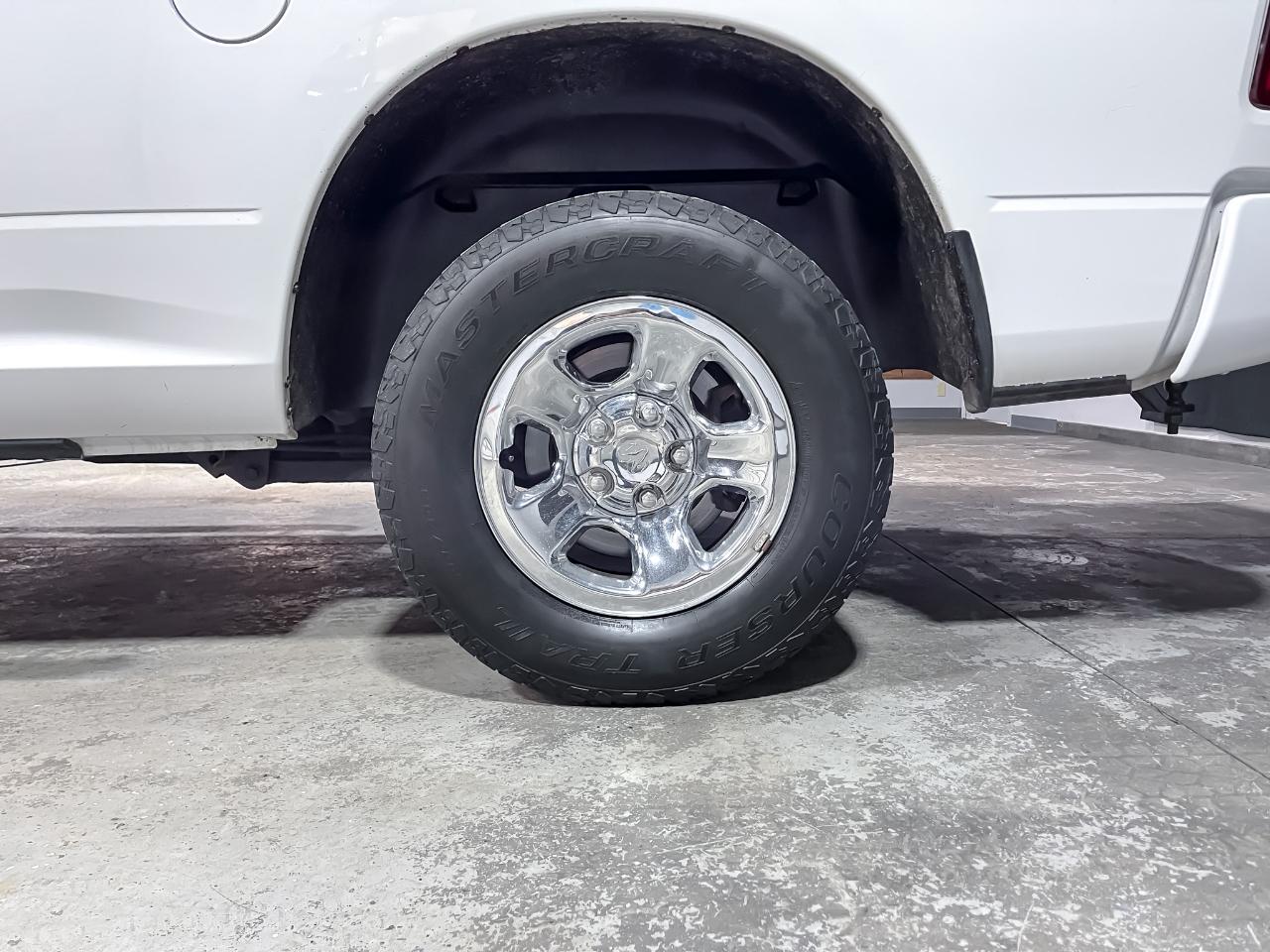 RAM 1500 Classic Express 4x4 Quad Cab 6'4" Box 2019