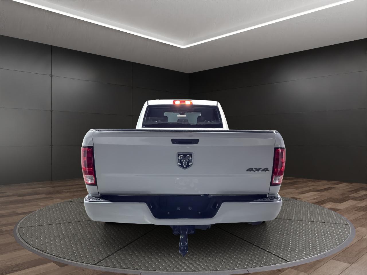 RAM 1500 Classic Express 4x4 Quad Cab 6'4" Box 2019