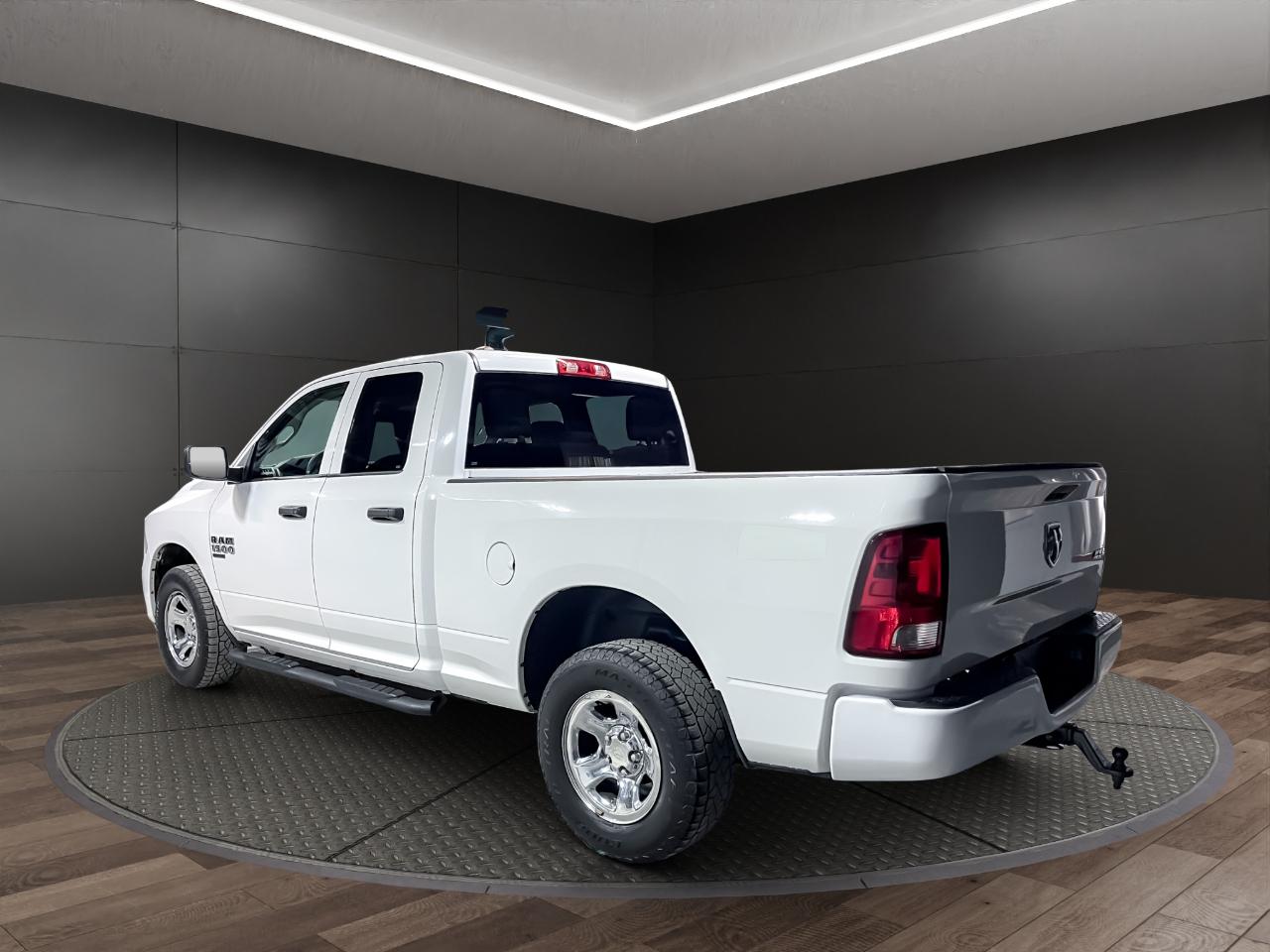 RAM 1500 Classic Express 4x4 Quad Cab 6'4" Box 2019