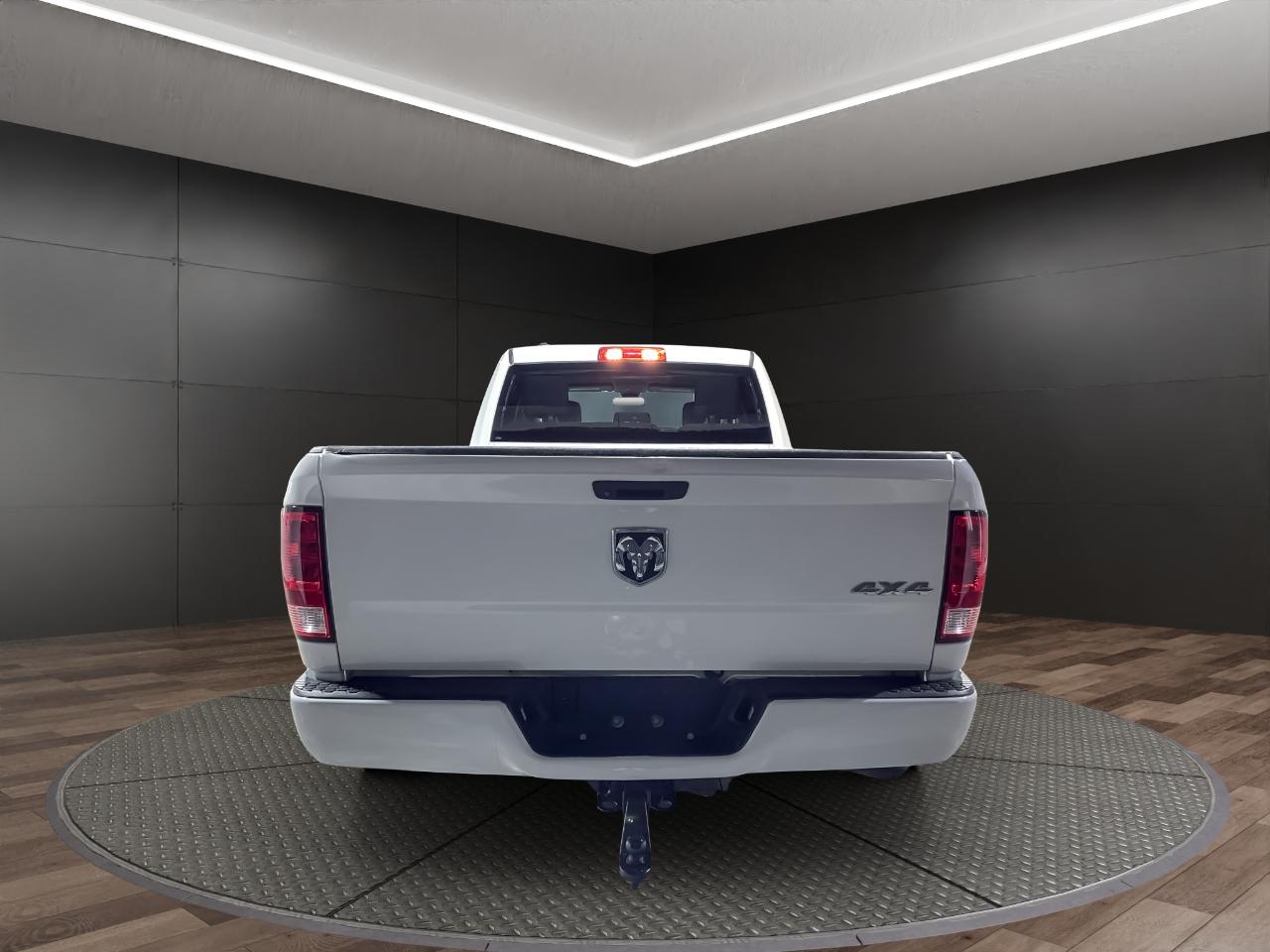 RAM 1500 Classic Express 4x4 Quad Cab 6'4" Box 2019