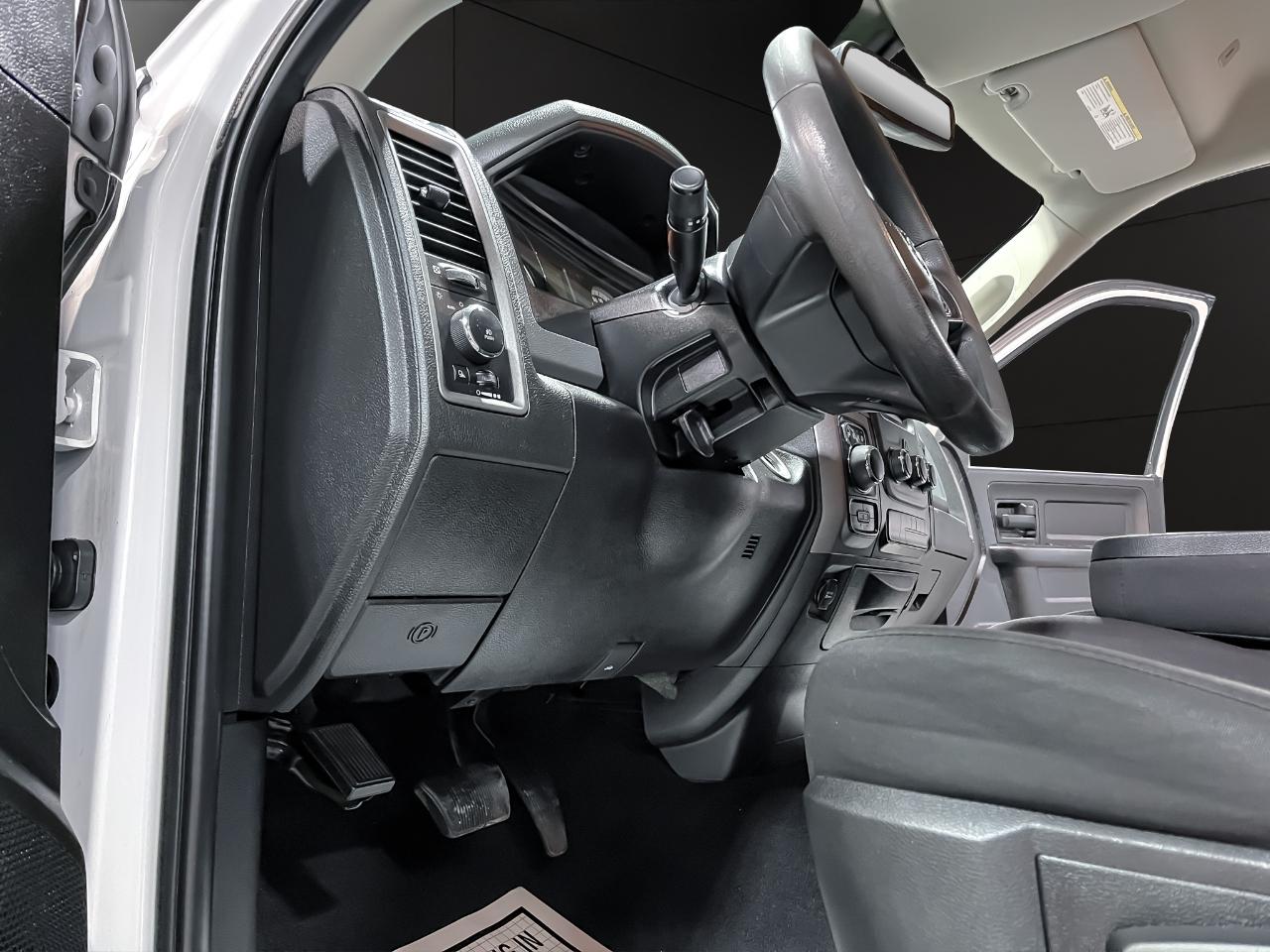 RAM 1500 Classic Express 4x4 Quad Cab 6'4" Box 2019