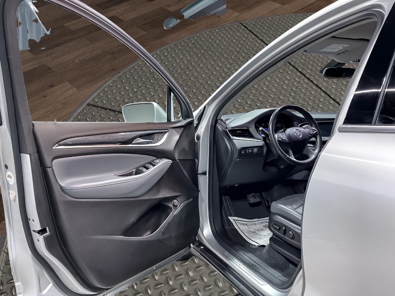 Buick Enclave FWD 4dr Essence 2020