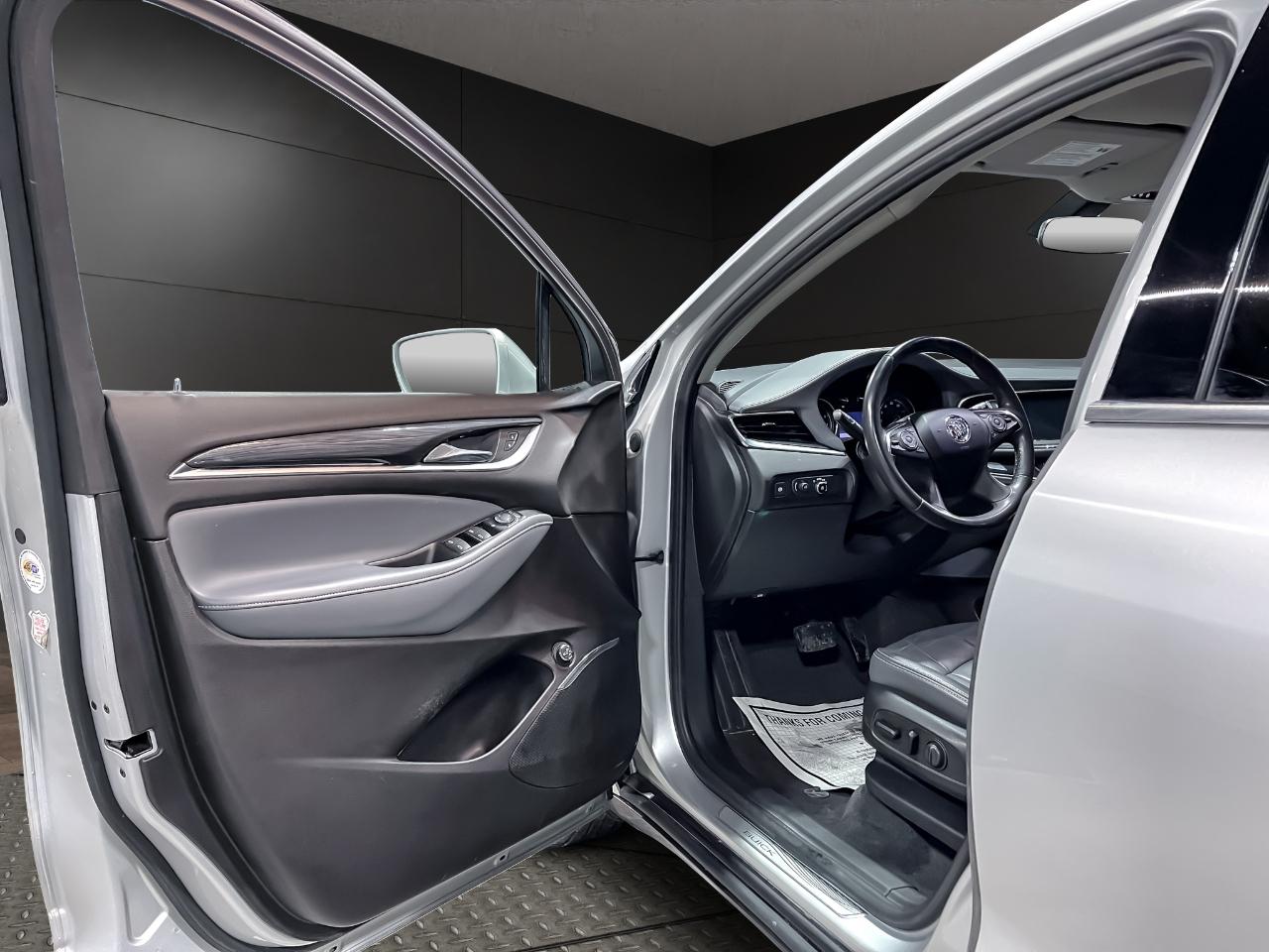 Buick Enclave FWD 4dr Essence 2020