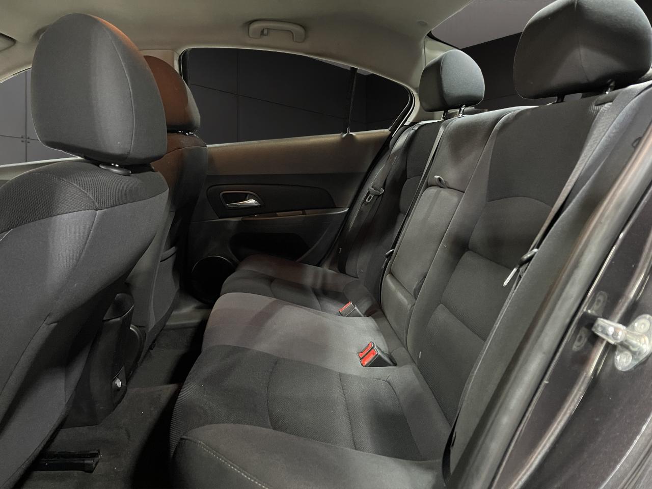 Chevrolet Cruze Limited 4dr Sdn Auto LT w/1LT 2016