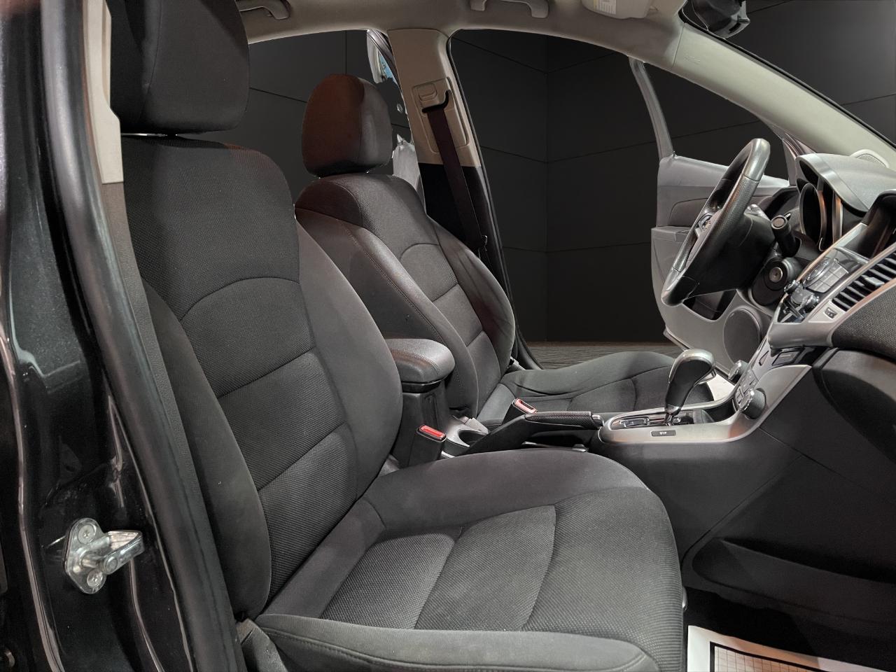 Chevrolet Cruze Limited 4dr Sdn Auto LT w/1LT 2016