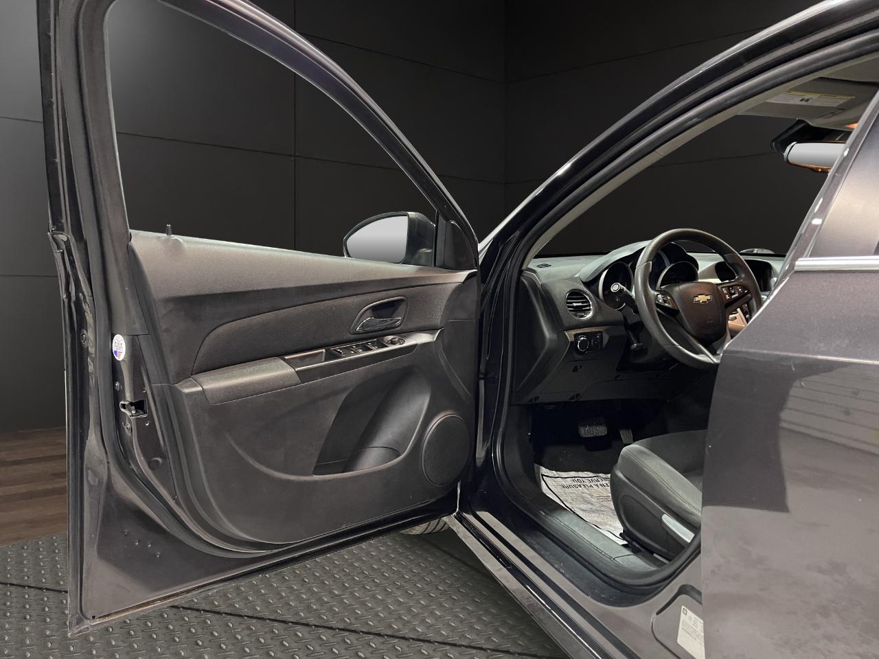 Chevrolet Cruze Limited 4dr Sdn Auto LT w/1LT 2016