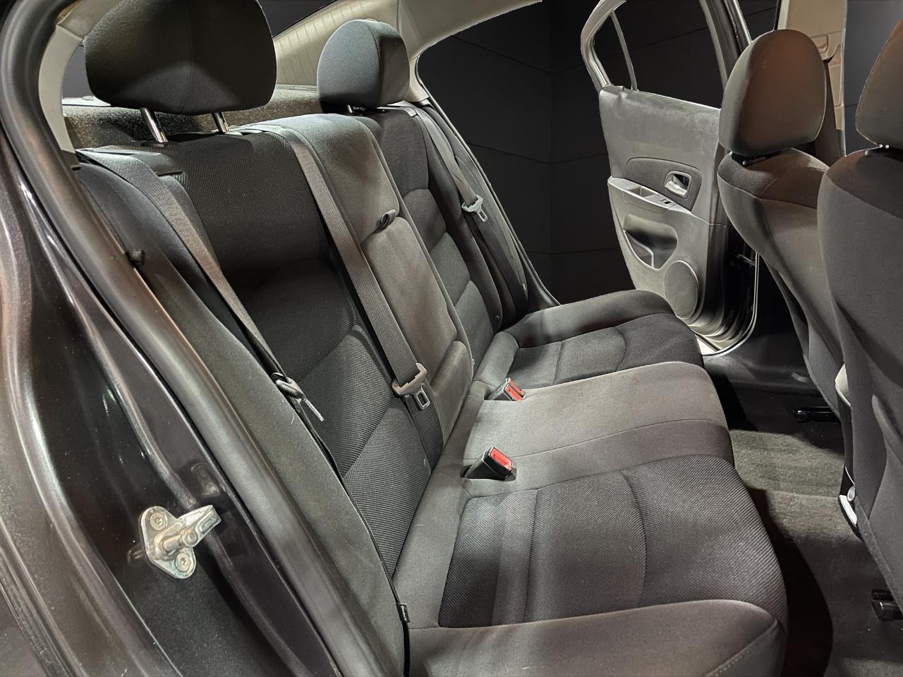 Chevrolet Cruze Limited 4dr Sdn Auto LT w/1LT 2016