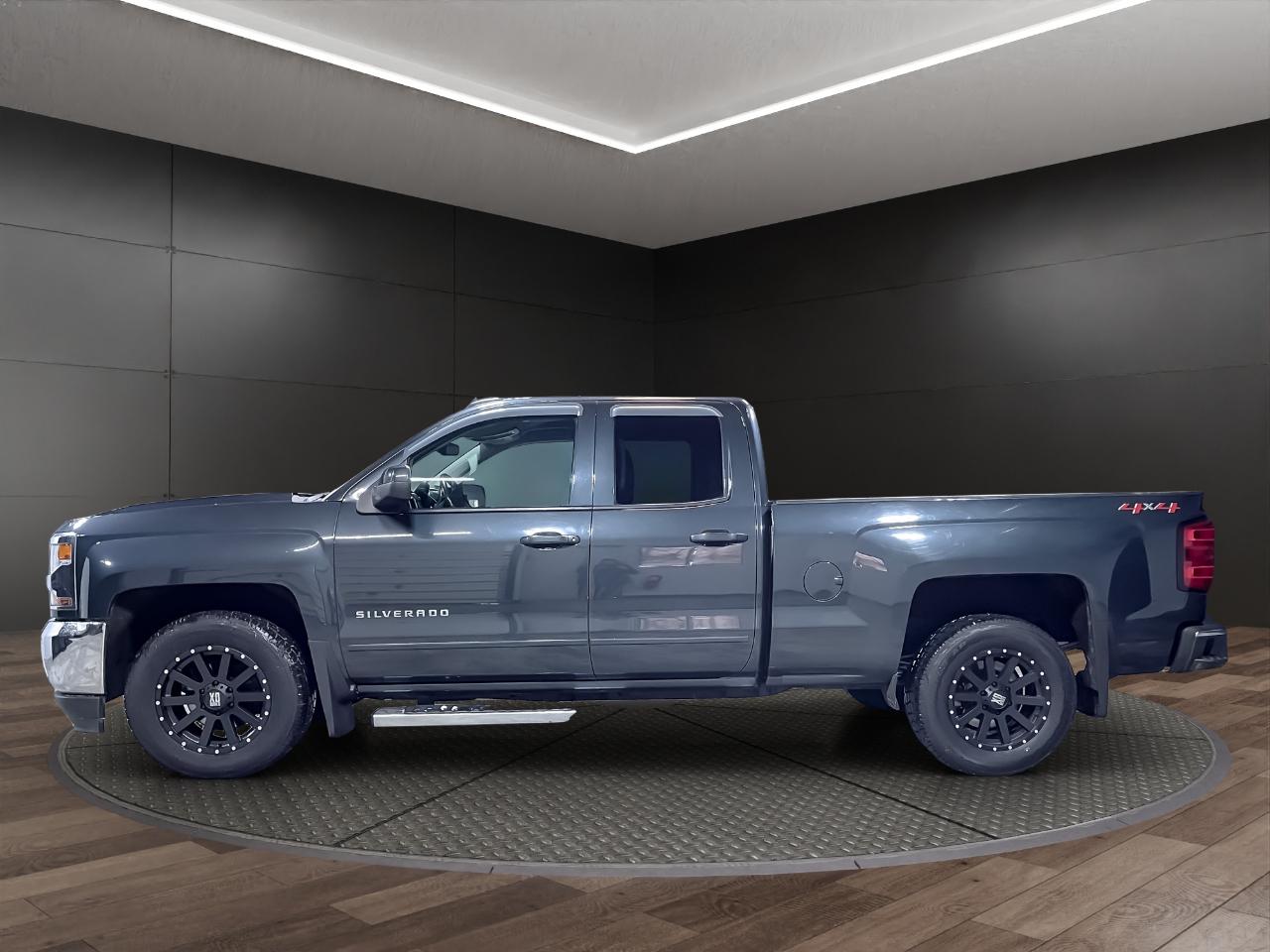 Chevrolet Silverado 1500 4WD Double Cab 143.5" LT w/1LT 2018