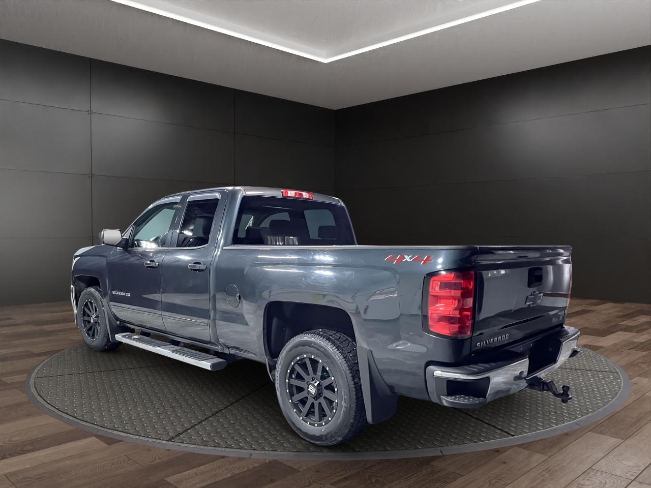 Chevrolet Silverado 1500 4WD Double Cab 143.5" LT w/1LT 2018