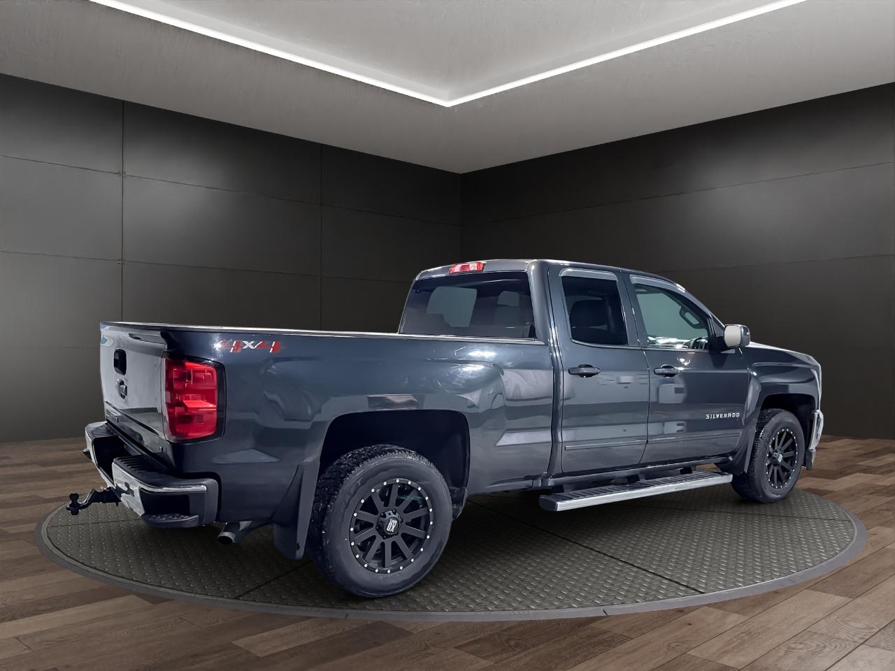 Chevrolet Silverado 1500 4WD Double Cab 143.5" LT w/1LT 2018