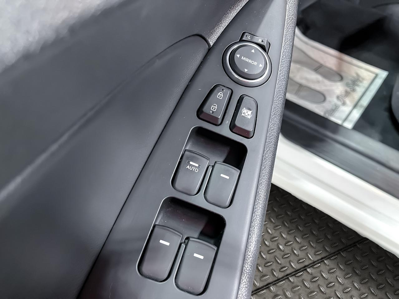 Hyundai Sonata 4dr Sdn 2.0T Auto SE 2013