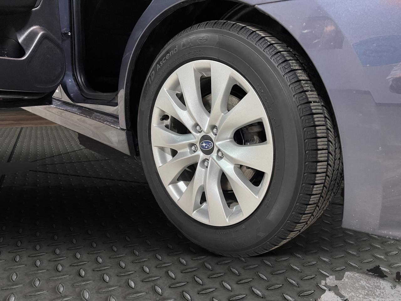 Subaru Legacy 4dr Sdn 2.5i Premium PZEV 2016