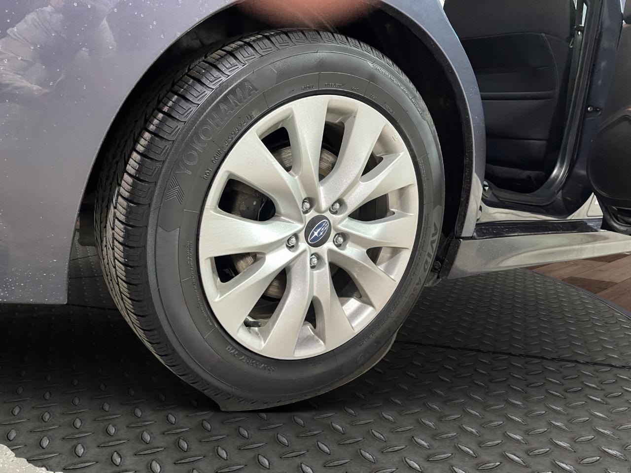 Subaru Legacy 4dr Sdn 2.5i Premium PZEV 2016