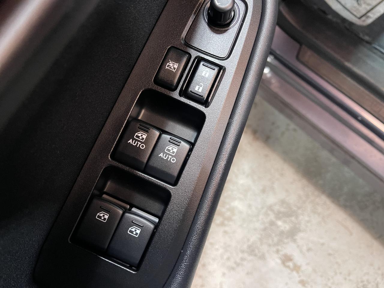 Subaru Legacy 4dr Sdn 2.5i Premium PZEV 2016