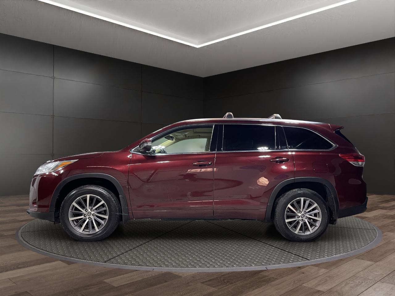 Toyota Highlander XLE V6 AWD (Natl) 2017