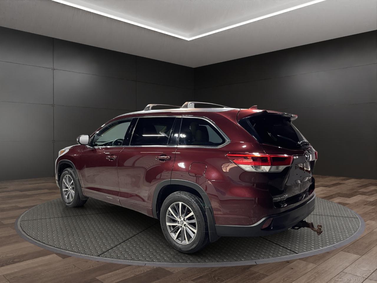 Toyota Highlander XLE V6 AWD (Natl) 2017