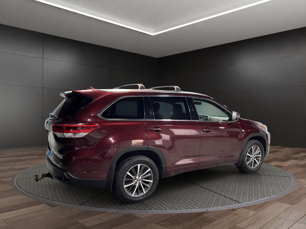 Toyota Highlander XLE V6 AWD (Natl) 2017