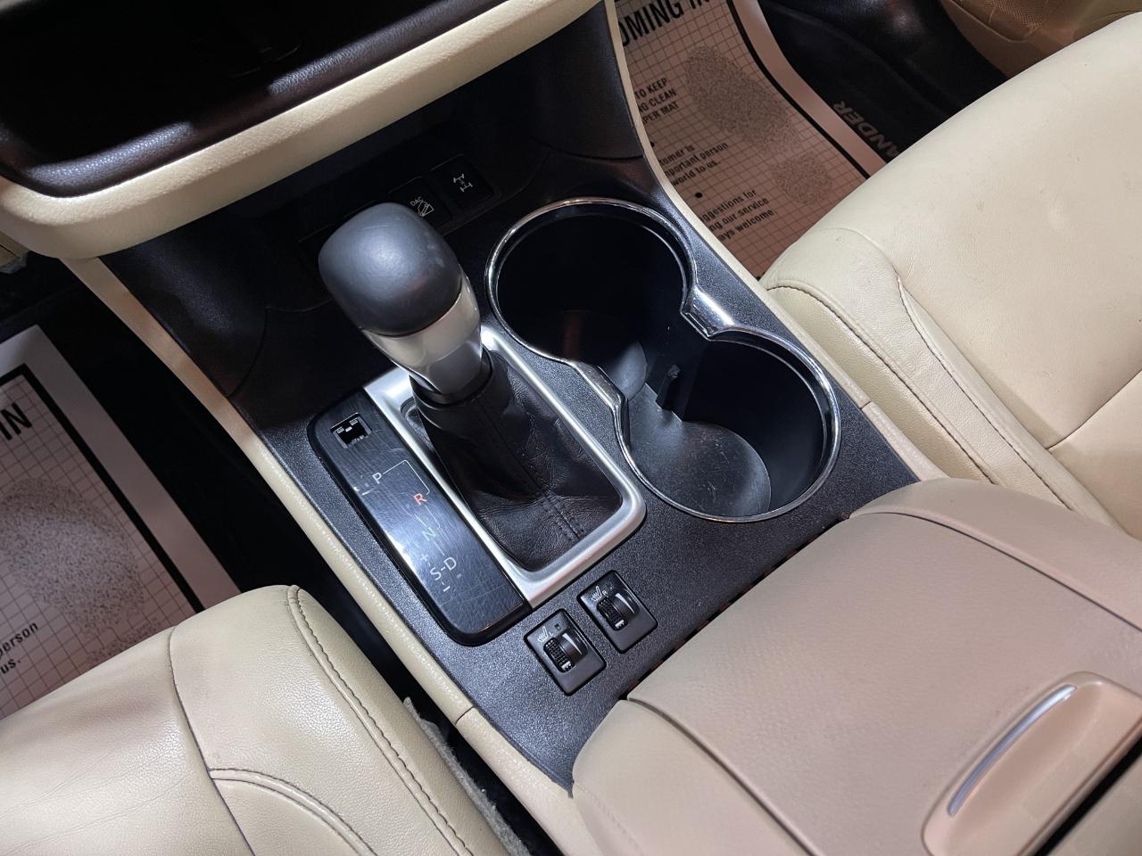 Toyota Highlander XLE V6 AWD (Natl) 2017