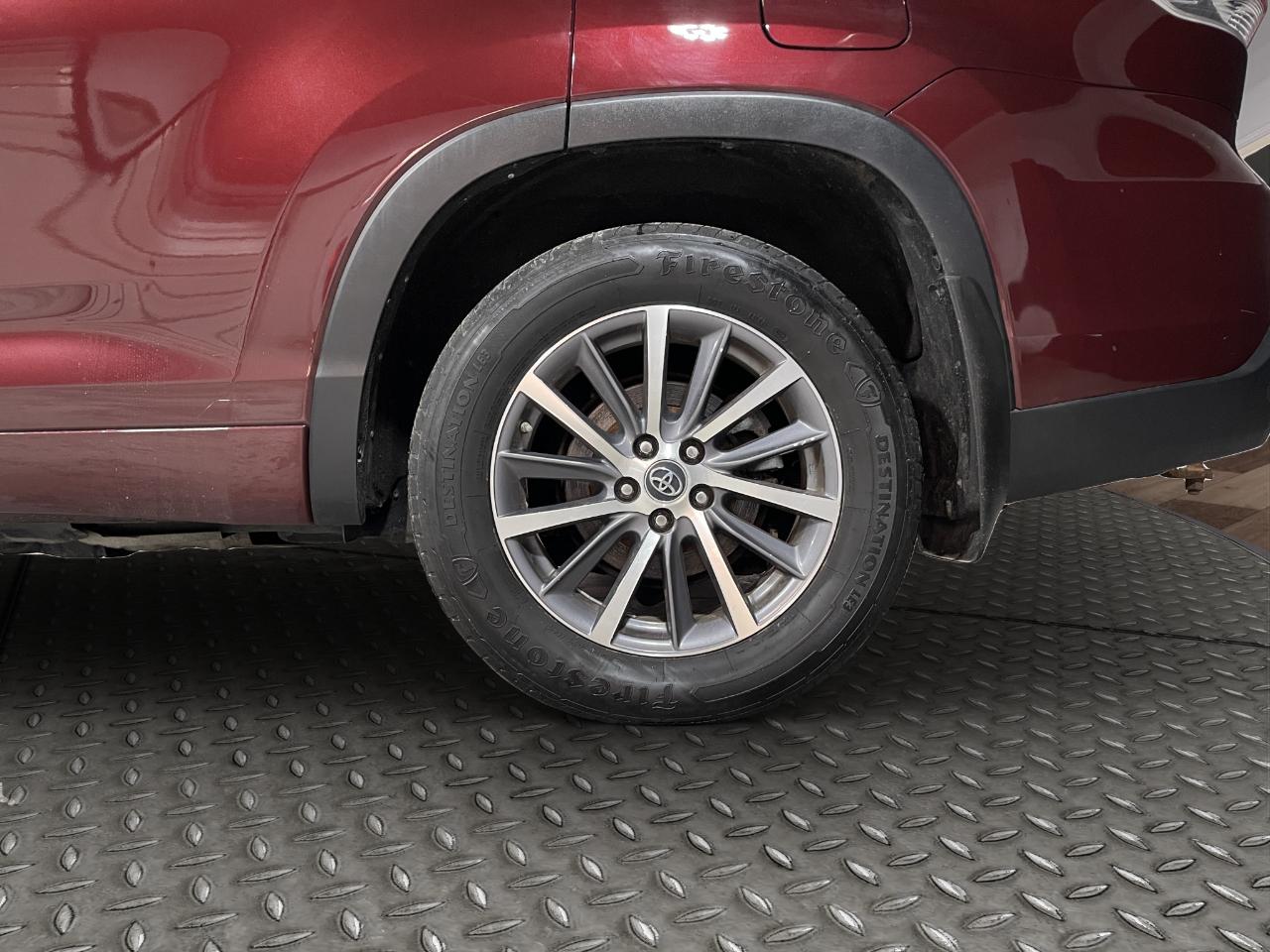 Toyota Highlander XLE V6 AWD (Natl) 2017