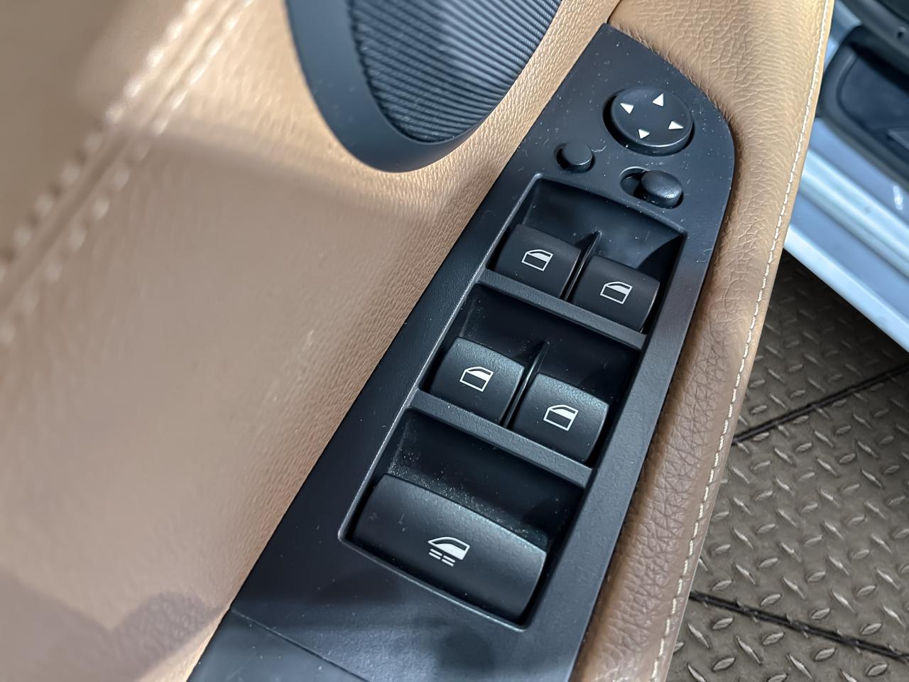 BMW 3 Series 2dr Conv 328i SULEV 2013