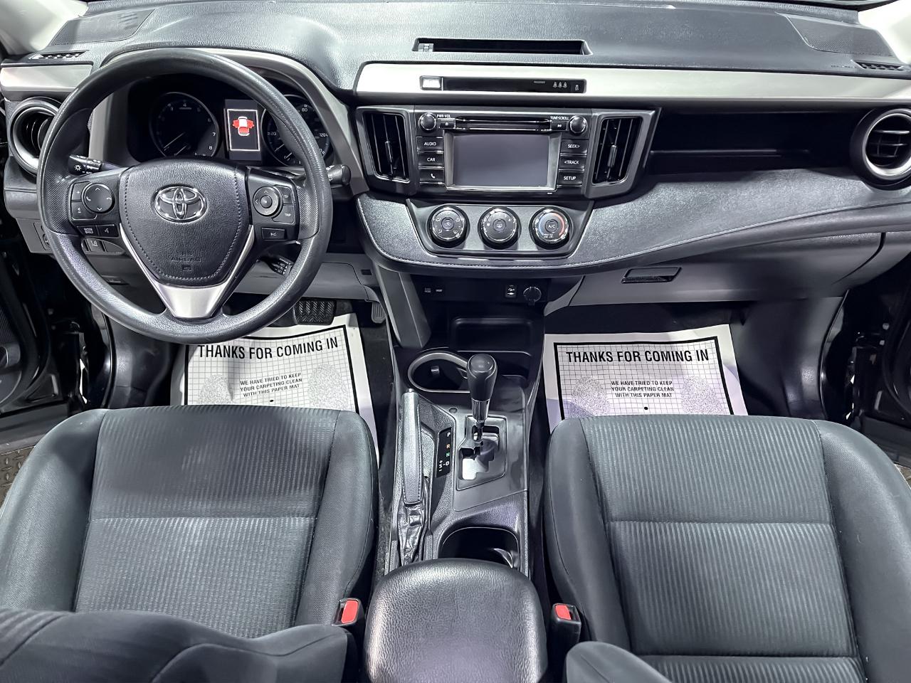 Toyota RAV4 LE AWD (Natl) 2017