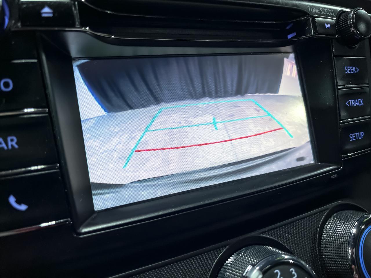 Toyota RAV4 LE AWD (Natl) 2017