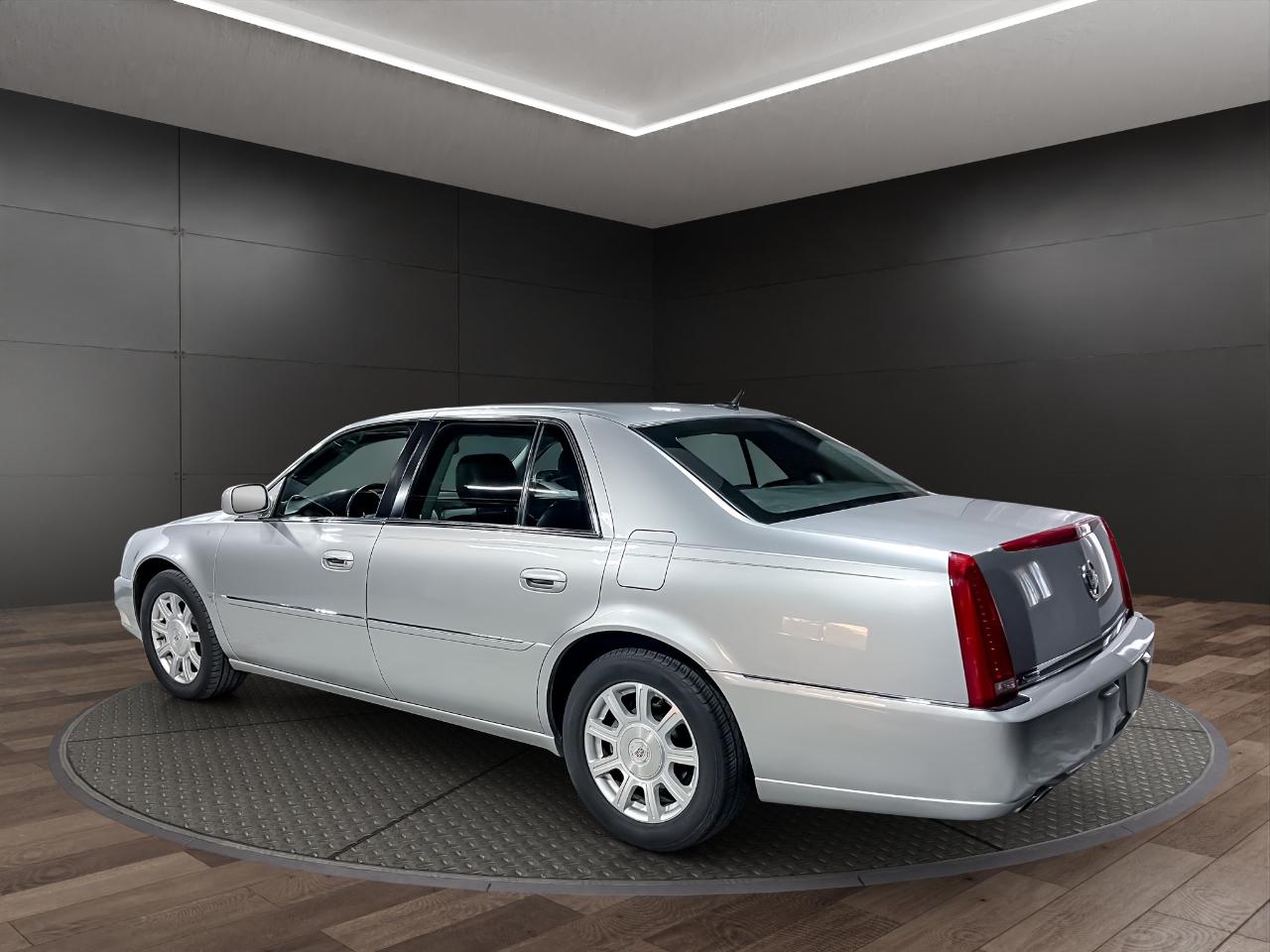 Cadillac DTS 4dr Sdn w/1SA 2008