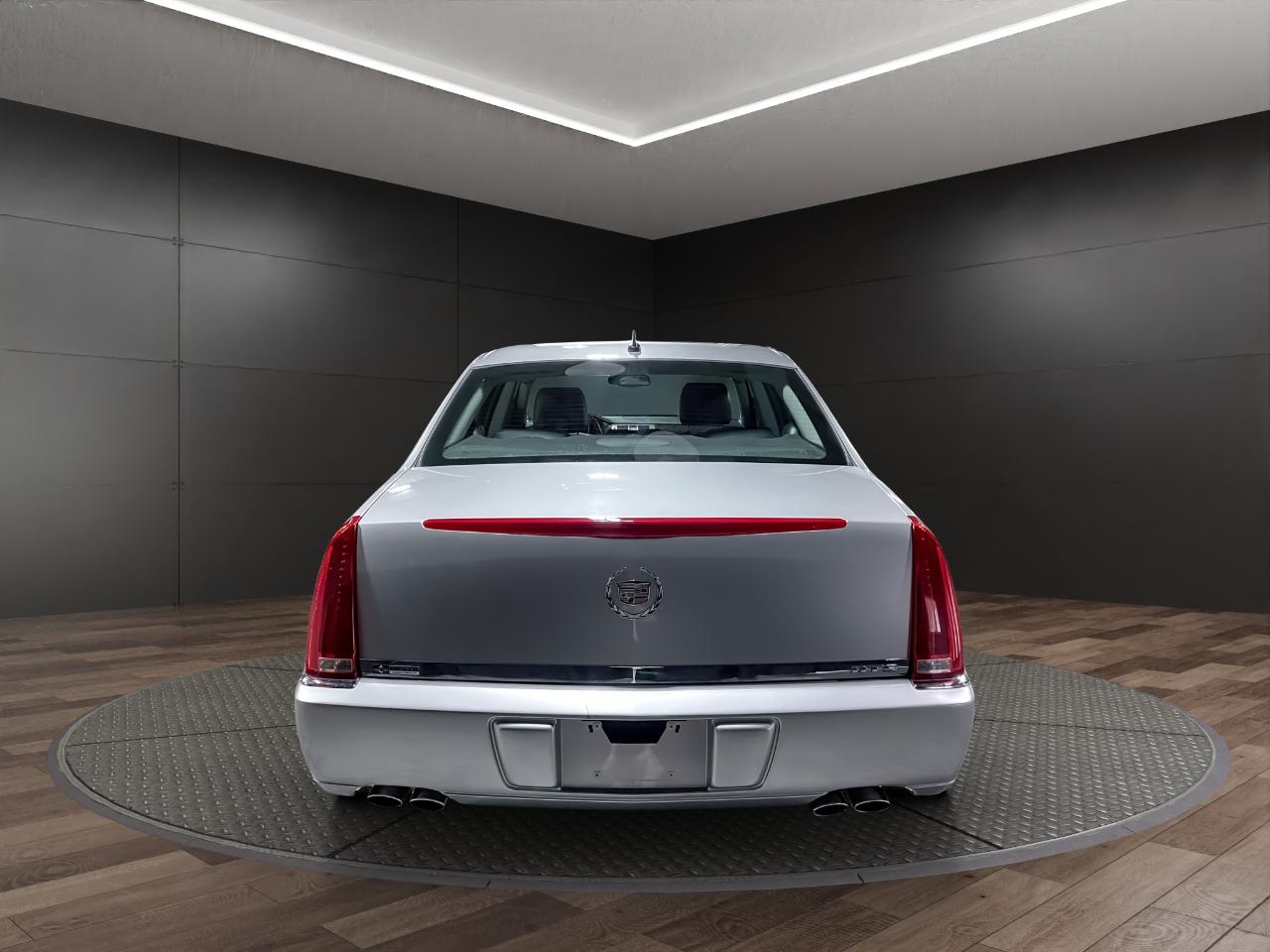 Cadillac DTS 4dr Sdn w/1SA 2008