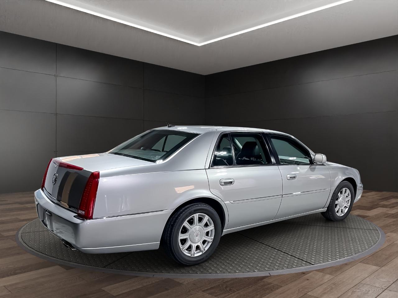 Cadillac DTS 4dr Sdn w/1SA 2008