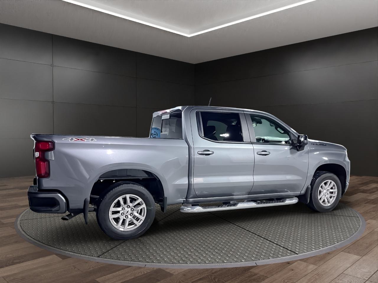 Chevrolet Silverado 1500 4WD Crew Cab 147" RST 2020