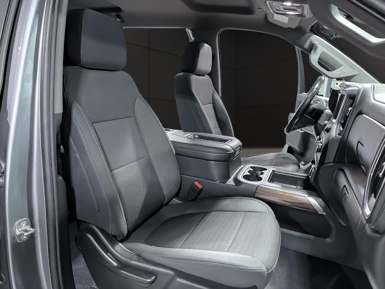 Chevrolet Silverado 1500 4WD Crew Cab 147" RST 2020