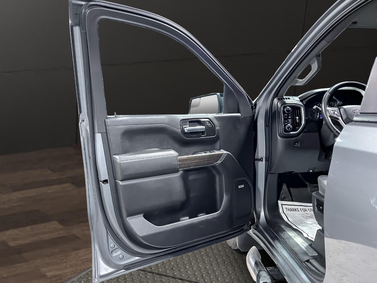 Chevrolet Silverado 1500 4WD Crew Cab 147" RST 2020