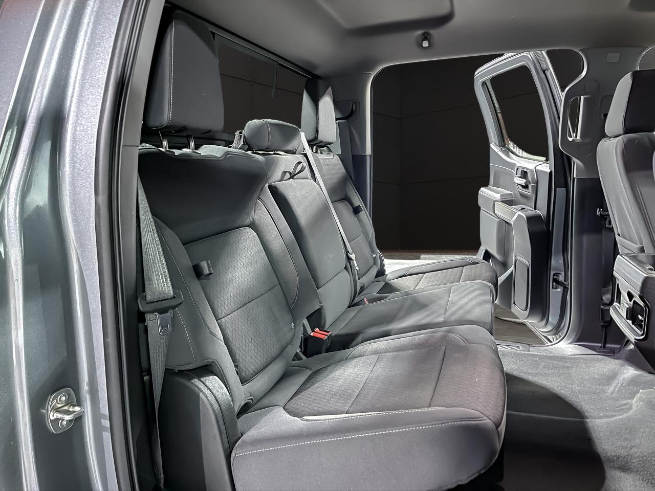 Chevrolet Silverado 1500 4WD Crew Cab 147" RST 2020