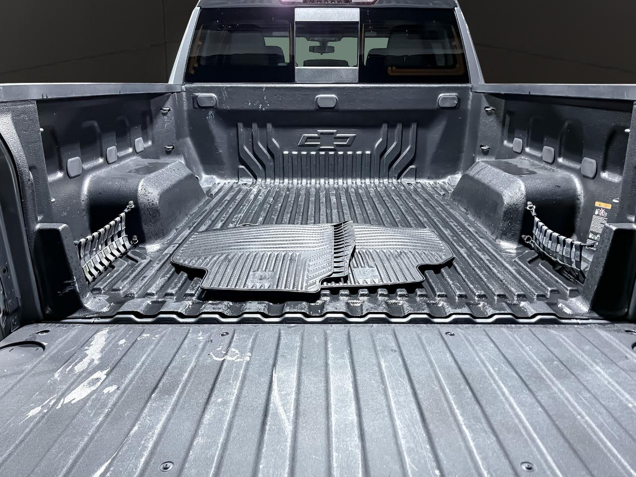 Chevrolet Silverado 1500 4WD Crew Cab 147" RST 2020