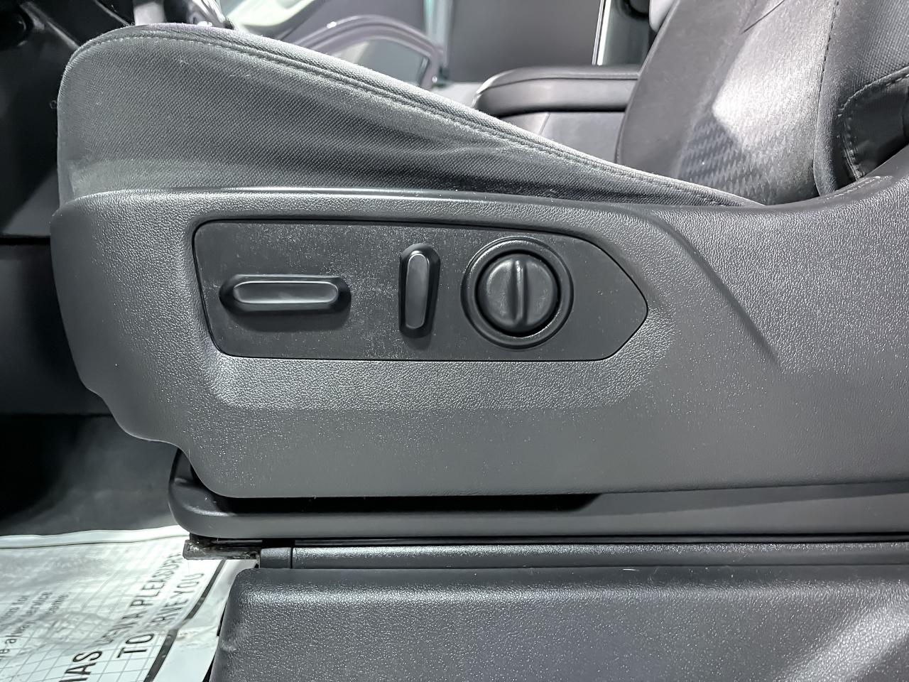 Chevrolet Silverado 1500 4WD Crew Cab 147" RST 2020