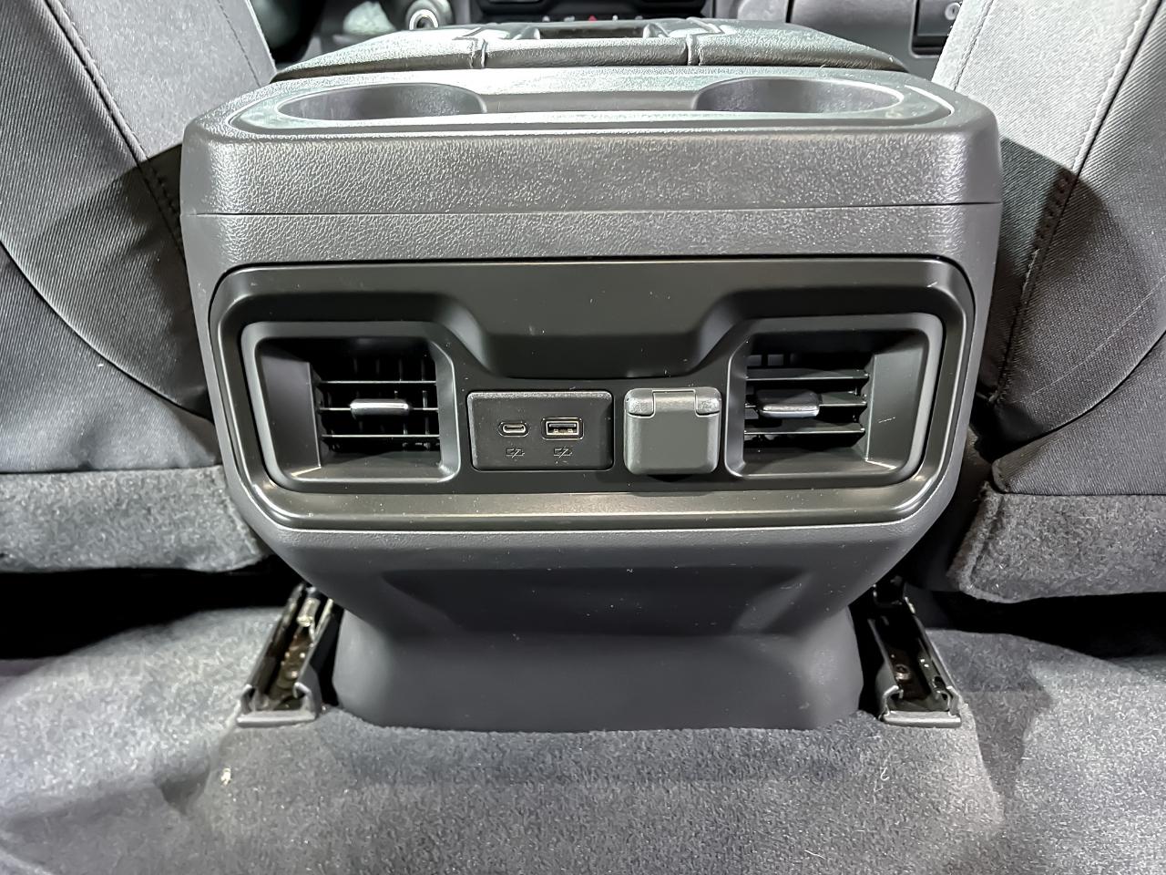 Chevrolet Silverado 1500 4WD Crew Cab 147" RST 2020