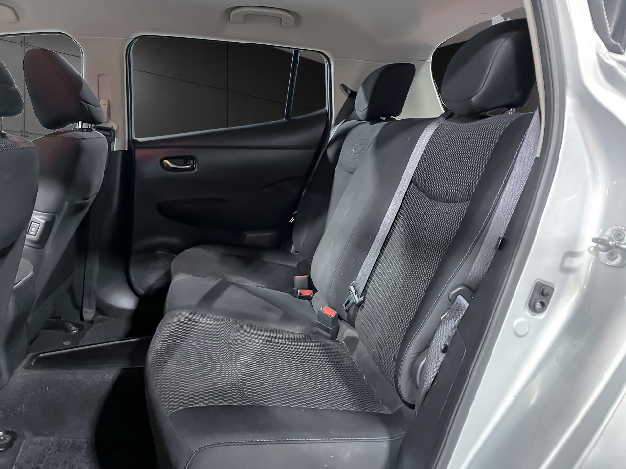 Nissan Leaf 4dr HB S 2015