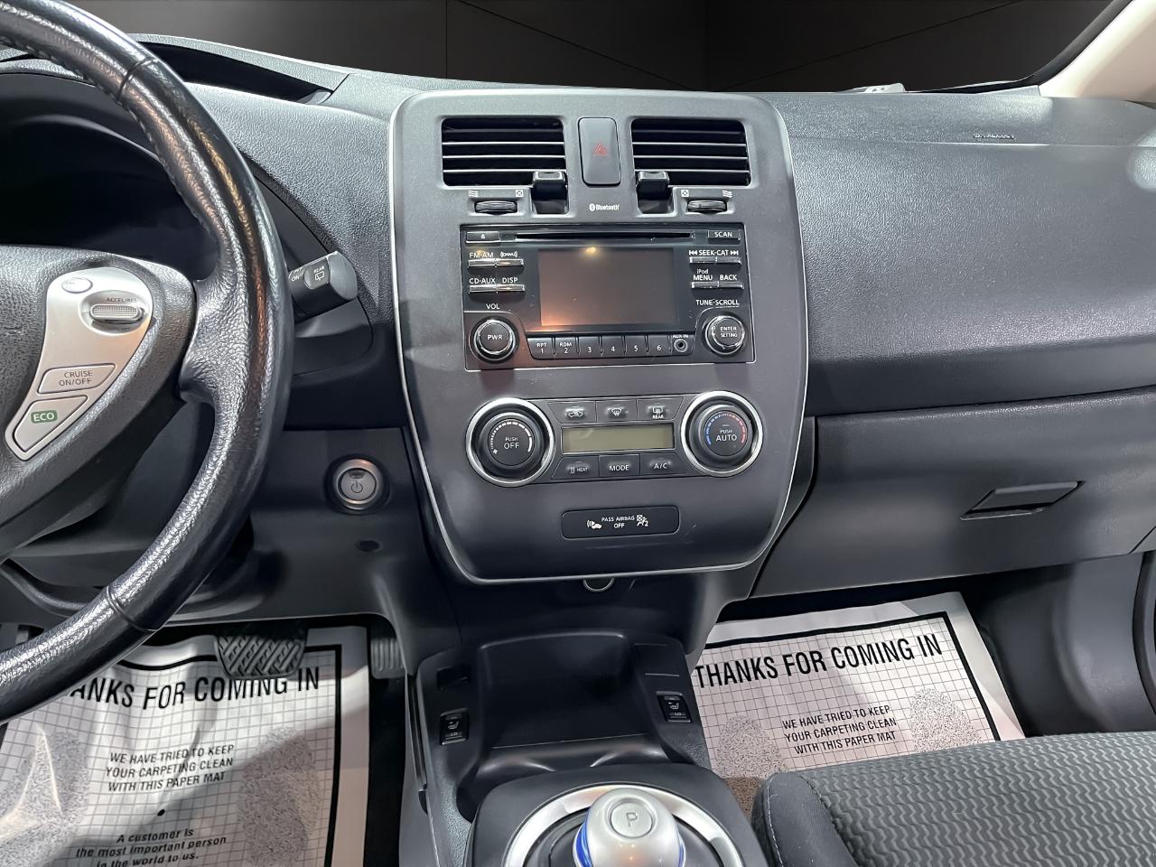 Nissan Leaf 4dr HB S 2015