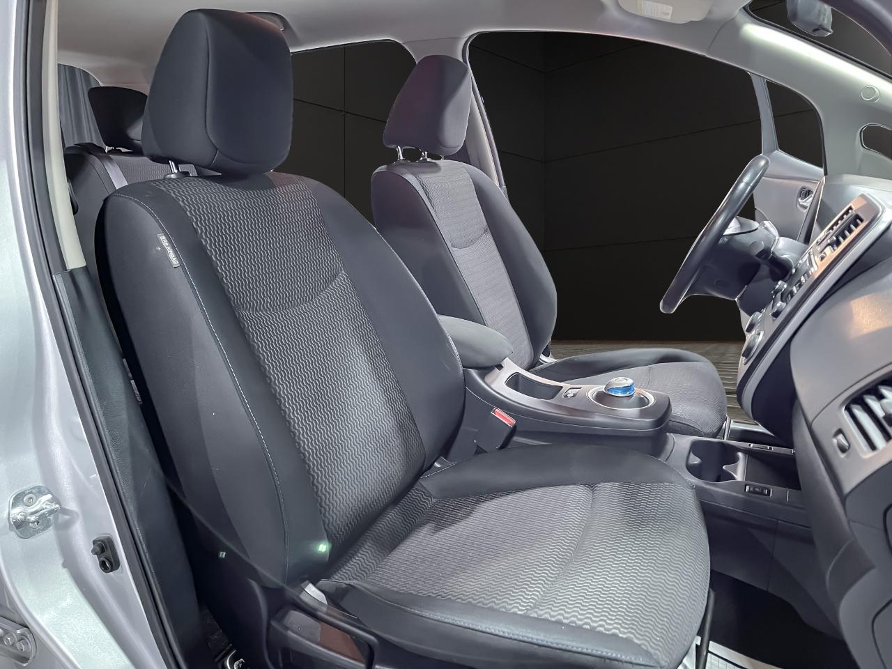 Nissan Leaf 4dr HB S 2015