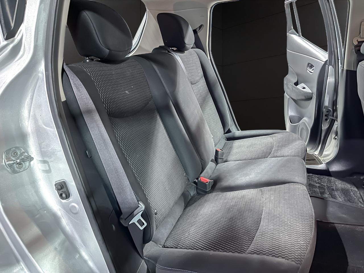 Nissan Leaf 4dr HB S 2015