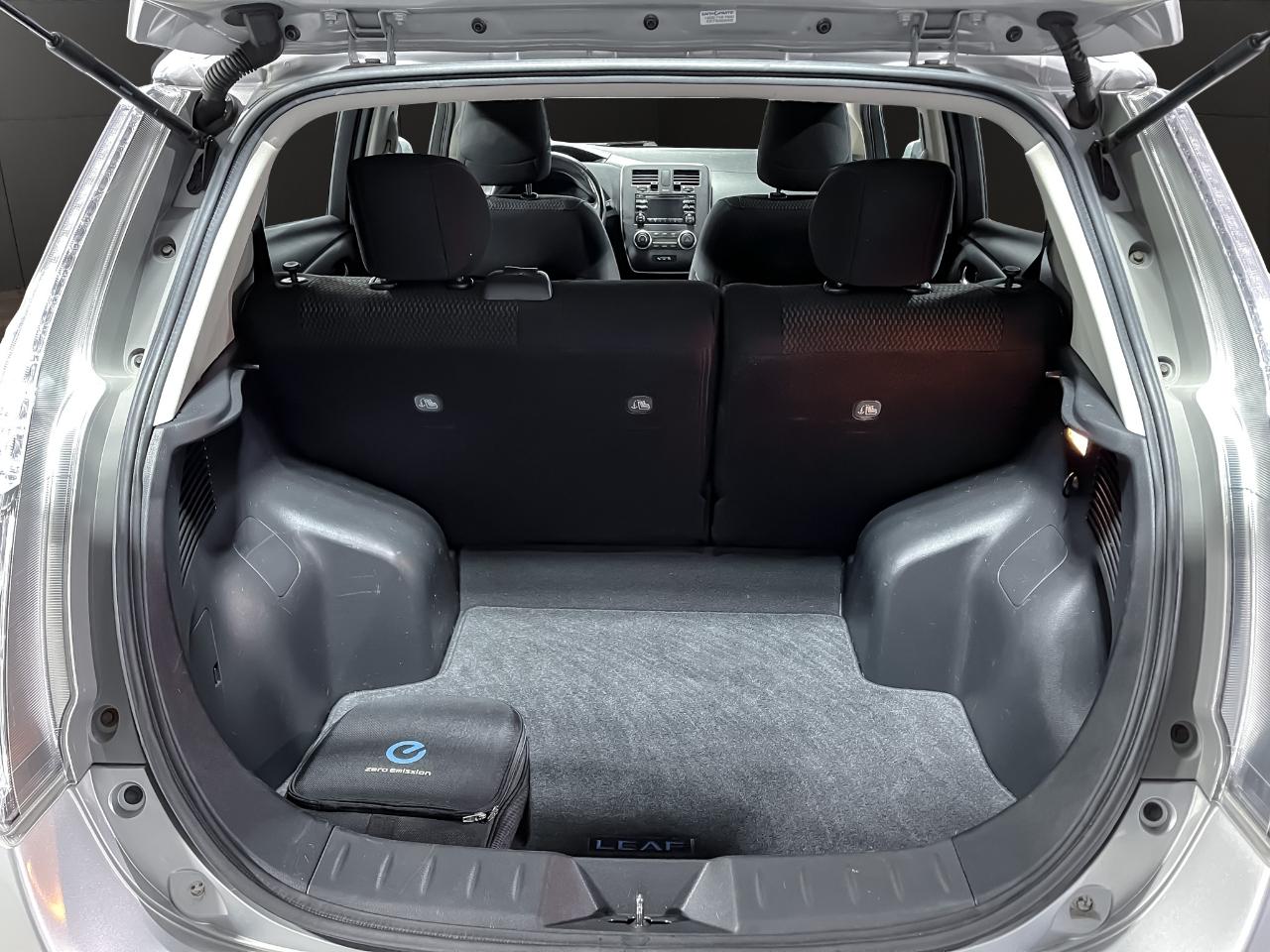 Nissan Leaf 4dr HB S 2015