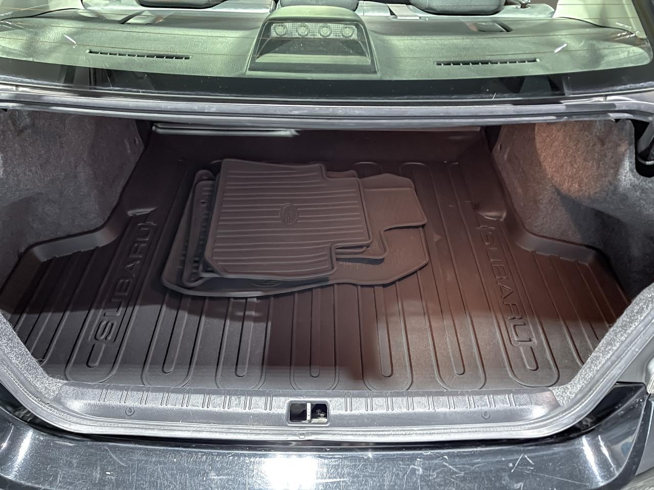 Subaru Impreza Sedan 4dr CVT 2.0i Limited 2015