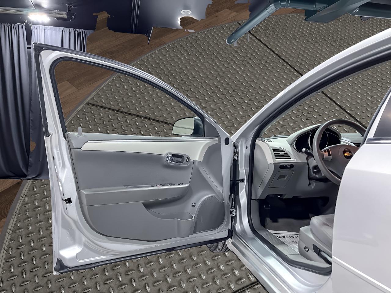 Chevrolet Malibu 4dr Sdn LS w/1LS 2011