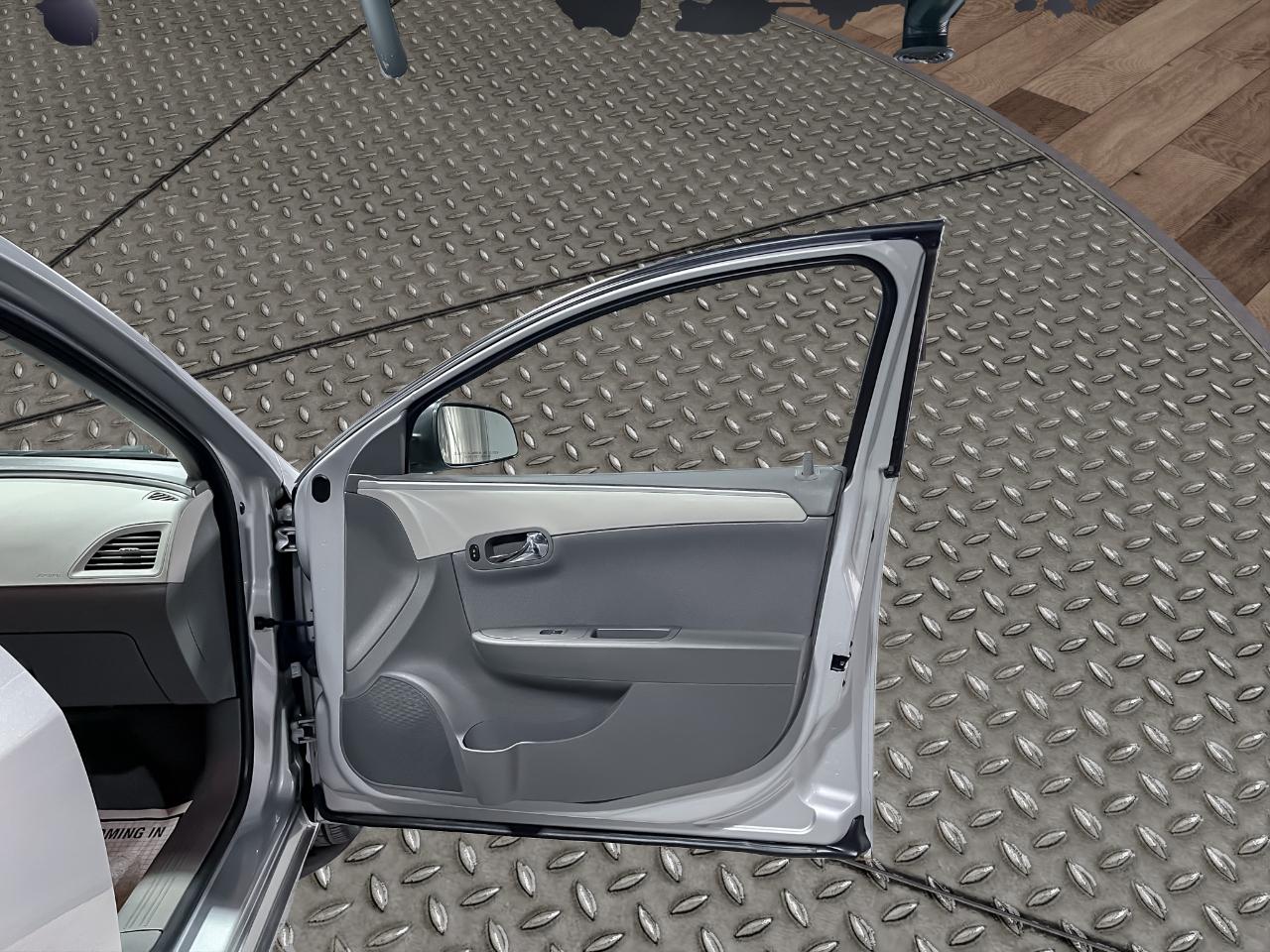 Chevrolet Malibu 4dr Sdn LS w/1LS 2011