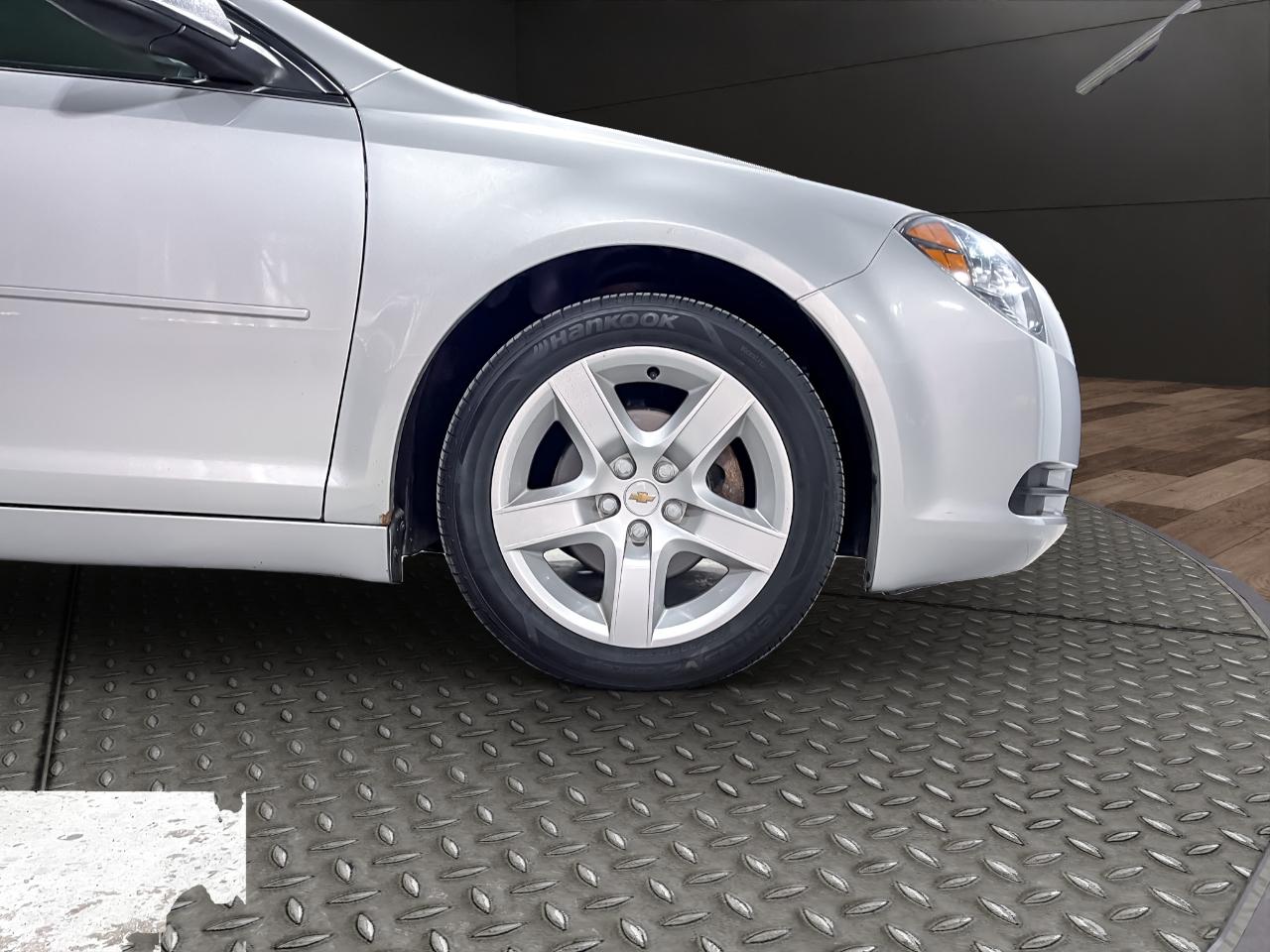 Chevrolet Malibu 4dr Sdn LS w/1LS 2011