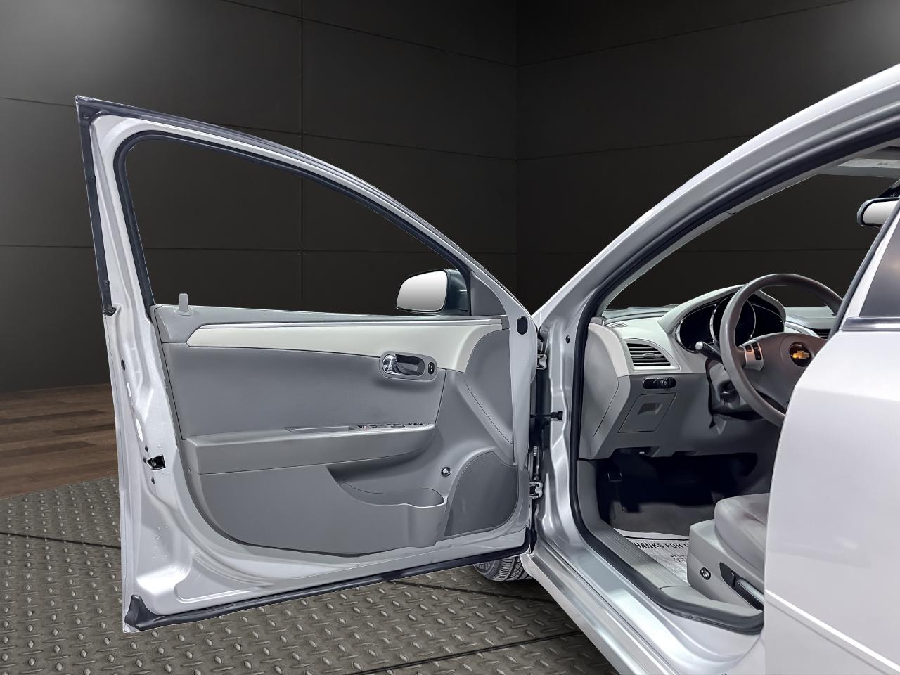 Chevrolet Malibu 4dr Sdn LS w/1LS 2011