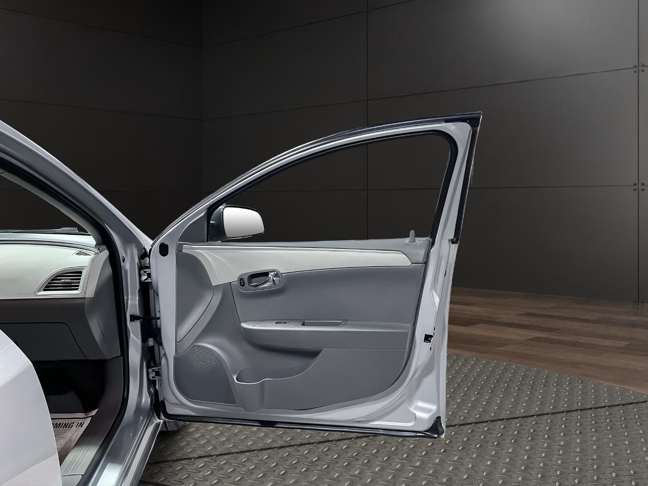 Chevrolet Malibu 4dr Sdn LS w/1LS 2011