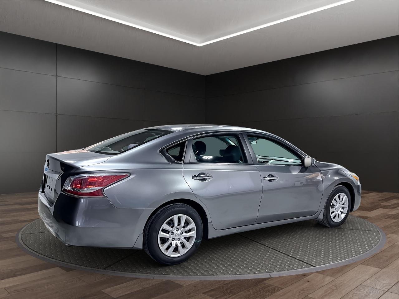 Nissan Altima 4dr Sdn I4 2.5 S 2015
